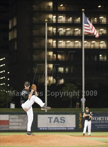 Thumbnail 3 in Nederland vs Brenham (4A Region 3 SF - Game 1 ) photogallery.
