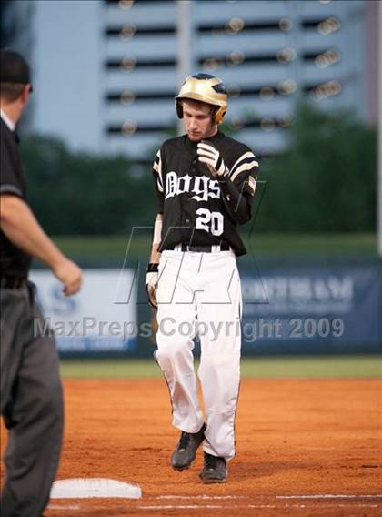 Thumbnail 2 in Nederland vs Brenham (4A Region 3 SF - Game 1 ) photogallery.