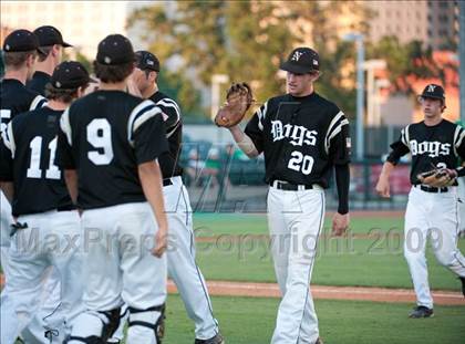 Thumbnail 2 in Nederland vs Brenham (4A Region 3 SF - Game 1 ) photogallery.