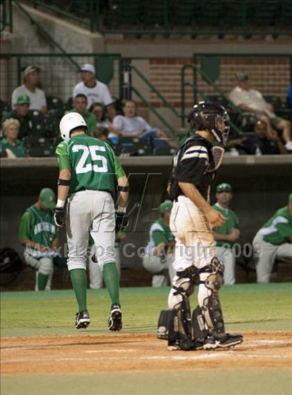 Thumbnail 3 in Nederland vs Brenham (4A Region 3 SF - Game 1 ) photogallery.