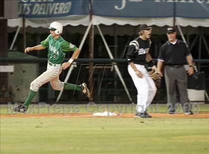 Thumbnail 3 in Nederland vs Brenham (4A Region 3 SF - Game 1 ) photogallery.