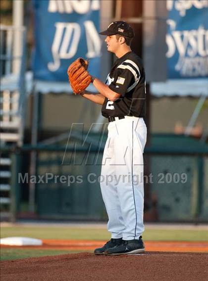 Thumbnail 1 in Nederland vs Brenham (4A Region 3 SF - Game 1 ) photogallery.