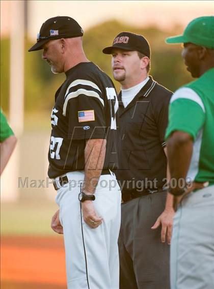 Thumbnail 2 in Nederland vs Brenham (4A Region 3 SF - Game 1 ) photogallery.