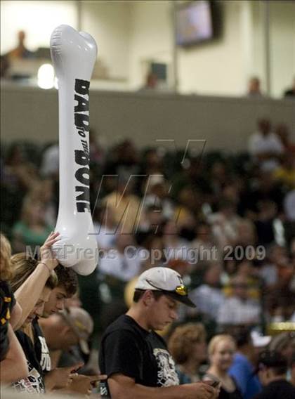 Thumbnail 3 in Nederland vs Brenham (4A Region 3 SF - Game 1 ) photogallery.