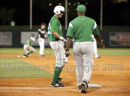 Thumbnail 3 in Nederland vs Brenham (4A Region 3 SF - Game 1 ) photogallery.