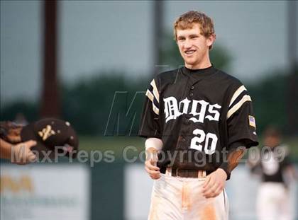 Thumbnail 3 in Nederland vs Brenham (4A Region 3 SF - Game 1 ) photogallery.