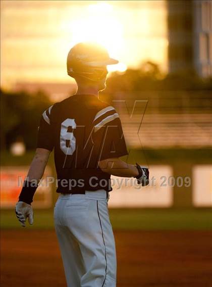 Thumbnail 1 in Nederland vs Brenham (4A Region 3 SF - Game 1 ) photogallery.