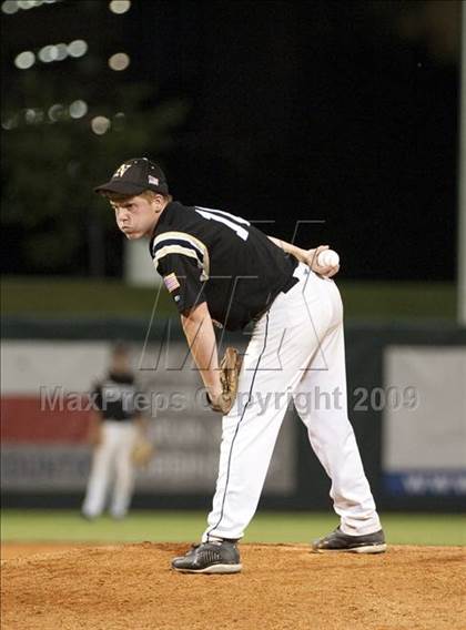 Thumbnail 2 in Nederland vs Brenham (4A Region 3 SF - Game 1 ) photogallery.