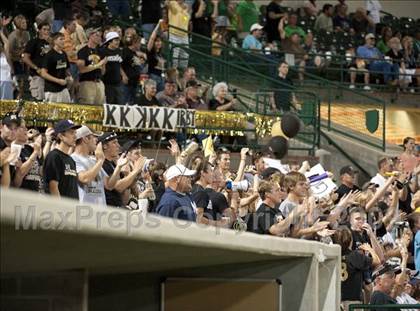 Thumbnail 3 in Nederland vs Brenham (4A Region 3 SF - Game 1 ) photogallery.