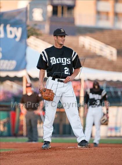 Thumbnail 2 in Nederland vs Brenham (4A Region 3 SF - Game 1 ) photogallery.