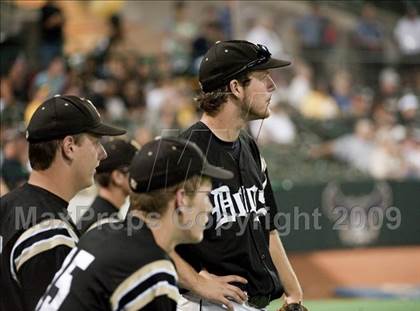 Thumbnail 1 in Nederland vs Brenham (4A Region 3 SF - Game 1 ) photogallery.