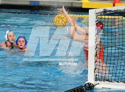 Thumbnail 3 in Clairemont vs. Helix (CIF State Playing Game Final) photogallery.