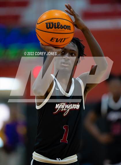 Thumbnail 1 in Dougherty vs Southwest (Hypesouth Hardwood Invitational) photogallery.