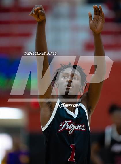 Thumbnail 2 in Dougherty vs Southwest (Hypesouth Hardwood Invitational) photogallery.