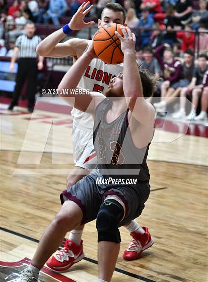 Thumbnail 1 in Howe vs Warner (OSSAA Area II Regional Semifinal) photogallery.