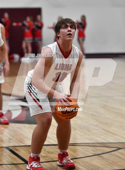 Thumbnail 1 in Howe vs Warner (OSSAA Area II Regional Semifinal) photogallery.