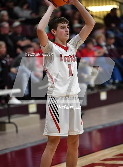 Thumbnail 2 in Howe vs Warner (OSSAA Area II Regional Semifinal) photogallery.