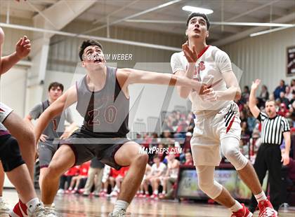 Thumbnail 2 in Howe vs Warner (OSSAA Area II Regional Semifinal) photogallery.
