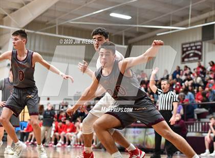 Thumbnail 3 in Howe vs Warner (OSSAA Area II Regional Semifinal) photogallery.