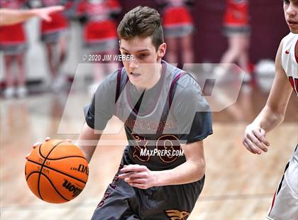 Thumbnail 1 in Howe vs Warner (OSSAA Area II Regional Semifinal) photogallery.