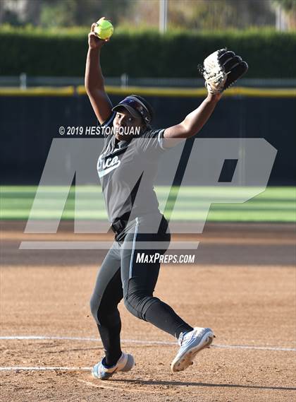 Thumbnail 3 in Norco vs. Great Oak (CIF-SS D1 Final) photogallery.