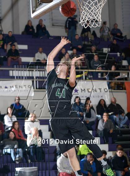 Thumbnail 3 in Granite Bay vs. Sacramento (St. Hope Elite Classic) photogallery.