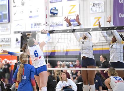 Thumbnail 2 in Prestonwood Christian vs. Los Alamitos (Durango Fall Classic) photogallery.