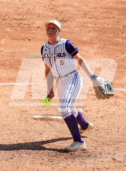 Thumbnail 3 in Neches vs. D'Hanis (UIL 1A Semifinal) photogallery.