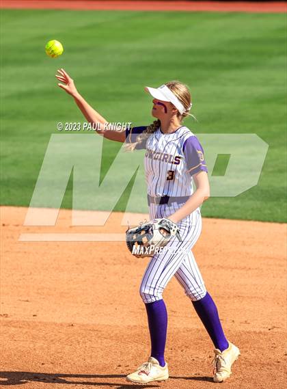 Thumbnail 2 in Neches vs. D'Hanis (UIL 1A Semifinal) photogallery.