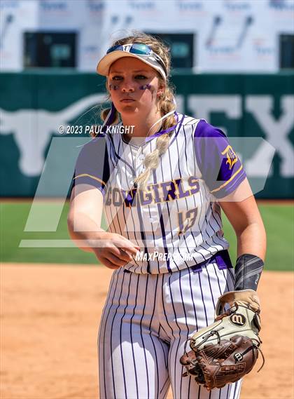 Thumbnail 3 in Neches vs. D'Hanis (UIL 1A Semifinal) photogallery.