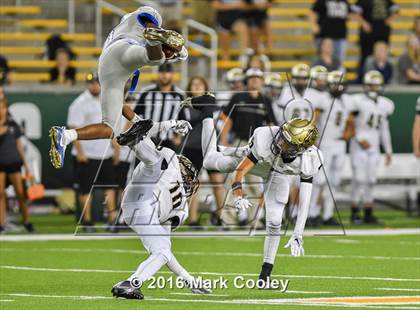 Thumbnail 2 in Connally vs. Royse City photogallery.