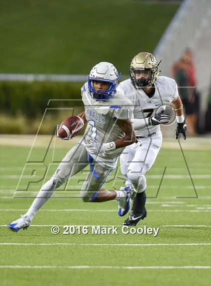 Thumbnail 3 in Connally vs. Royse City photogallery.