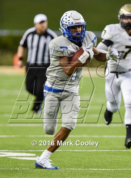 Thumbnail 1 in Connally vs. Royse City photogallery.