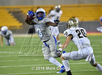 Thumbnail 3 in Connally vs. Royse City photogallery.