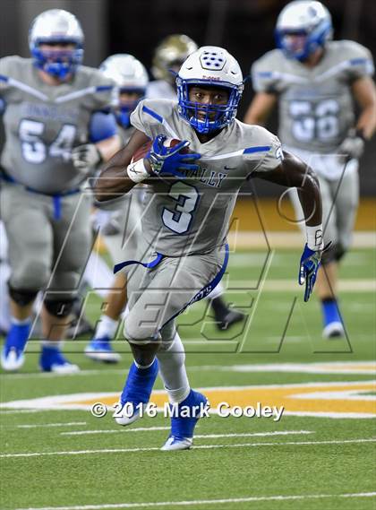 Thumbnail 2 in Connally vs. Royse City photogallery.