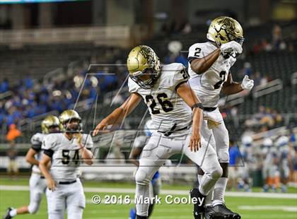 Thumbnail 2 in Connally vs. Royse City photogallery.