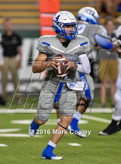 Thumbnail 2 in Connally vs. Royse City photogallery.