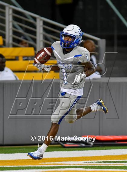 Thumbnail 3 in Connally vs. Royse City photogallery.