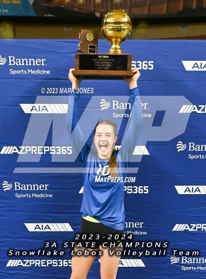 Thumbnail 2 in Valley Christian vs. Snowflake (AIA 3A Final - Awards) photogallery.