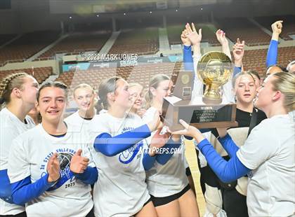 Thumbnail 3 in Valley Christian vs. Snowflake (AIA 3A Final - Awards) photogallery.