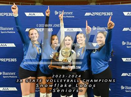 Thumbnail 3 in Valley Christian vs. Snowflake (AIA 3A Final - Awards) photogallery.