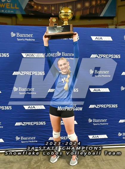 Thumbnail 3 in Valley Christian vs. Snowflake (AIA 3A Final - Awards) photogallery.