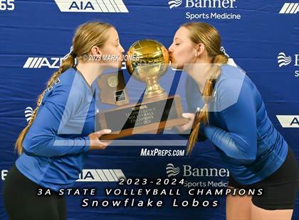 Thumbnail 3 in Valley Christian vs. Snowflake (AIA 3A Final - Awards) photogallery.
