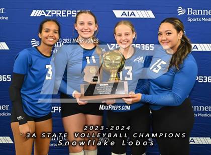 Thumbnail 2 in Valley Christian vs. Snowflake (AIA 3A Final - Awards) photogallery.