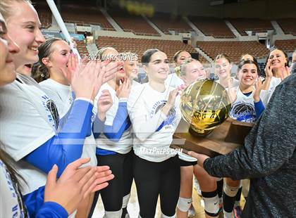 Thumbnail 2 in Valley Christian vs. Snowflake (AIA 3A Final - Awards) photogallery.