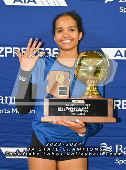 Thumbnail 2 in Valley Christian vs. Snowflake (AIA 3A Final - Awards) photogallery.