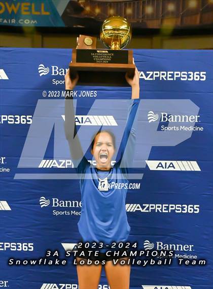 Thumbnail 2 in Valley Christian vs. Snowflake (AIA 3A Final - Awards) photogallery.