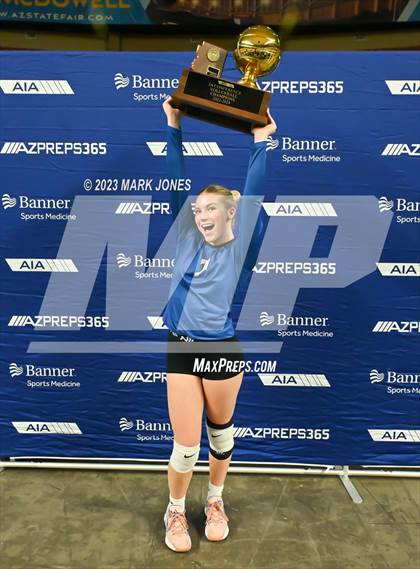 Thumbnail 2 in Valley Christian vs. Snowflake (AIA 3A Final - Awards) photogallery.