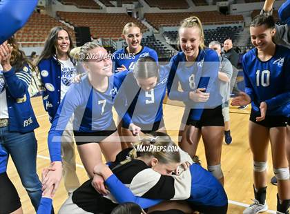 Thumbnail 2 in Valley Christian vs. Snowflake (AIA 3A Final - Awards) photogallery.