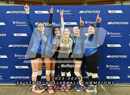 Thumbnail 2 in Valley Christian vs. Snowflake (AIA 3A Final - Awards) photogallery.